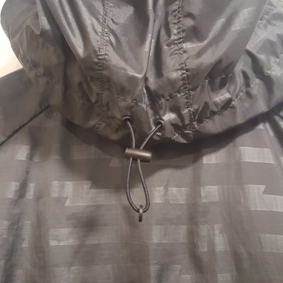 Dri-fit LiveStrong Running Jacket Nike - Picture 4 of 8